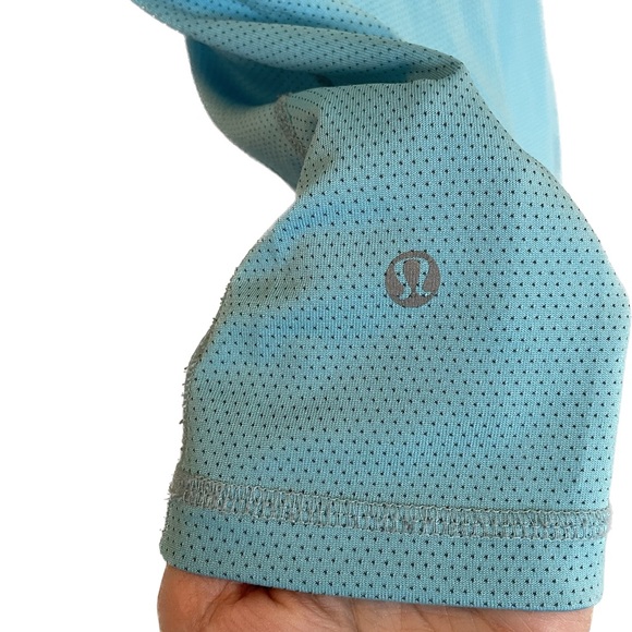 Lululemon Short Sleeve Silverescent Workout Shirt - Picture 4 of 7